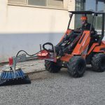 italclean europe | diserbo meccanico | pulizia cordoli | pulizia cunette | minipala | cast group