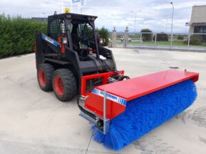 italclean europe | spazzolatrice orientabile | bobcat | pulizia sterrato | spazzaneve