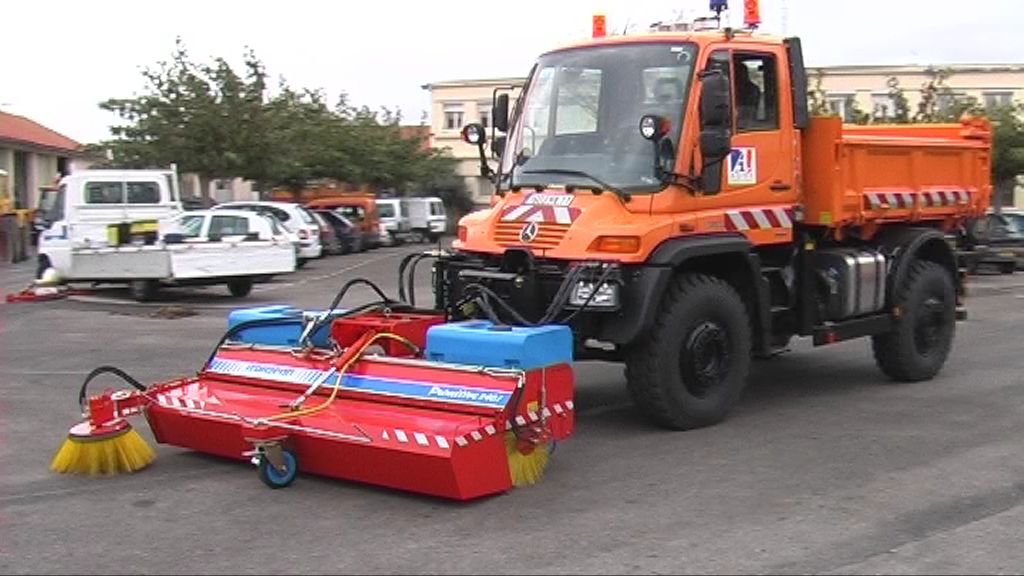 italclean europe | spazzatrice stradale comunale | umidificante | unimog